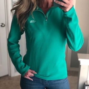 1/4 zip fleece green North Face pullover. Size M.